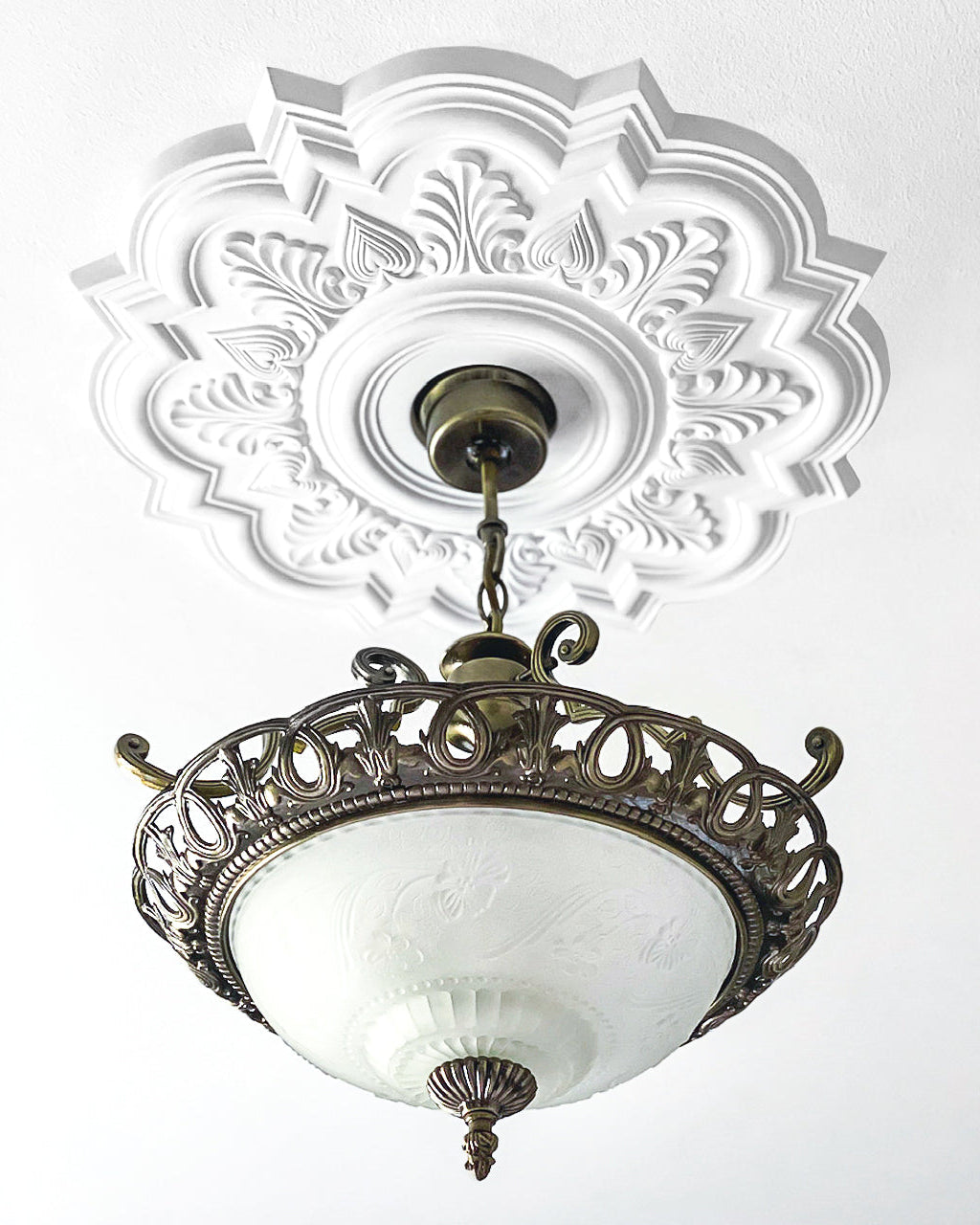 Ceiling rose Z26